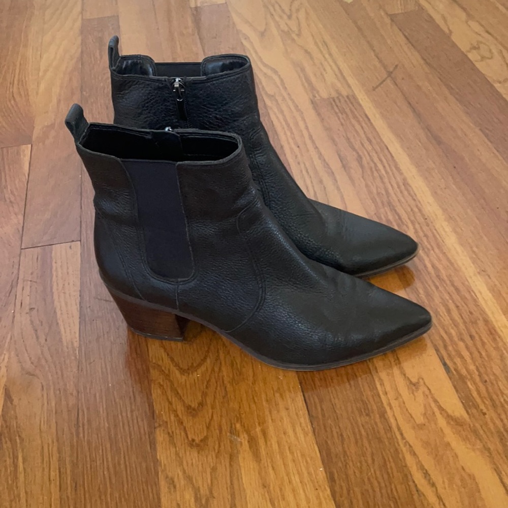 Franco Sarto Sager ankle bootie